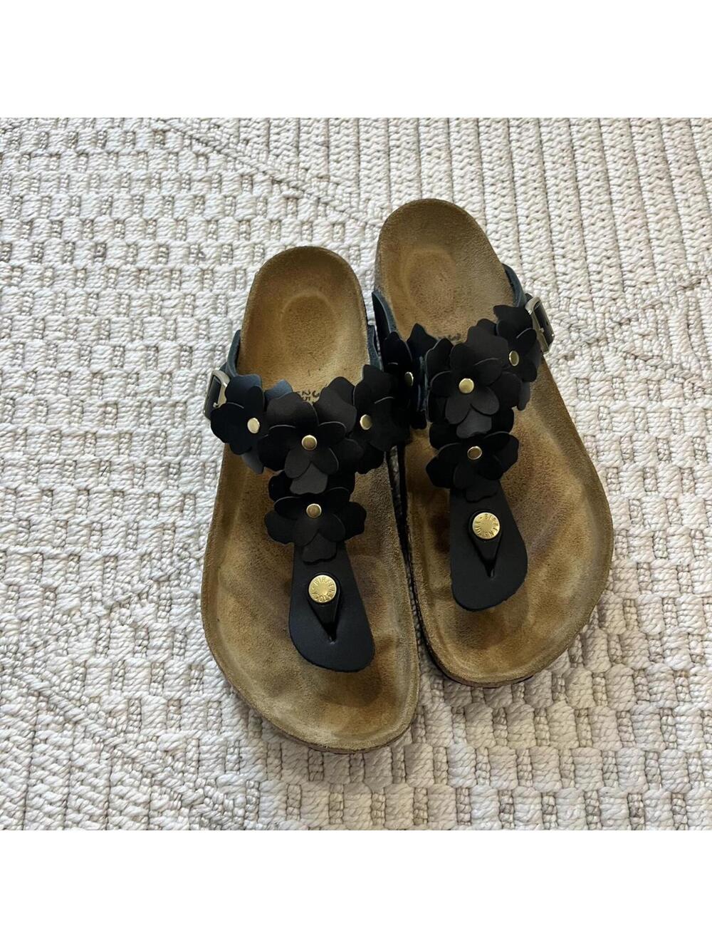 Birkenstock Gizeh Flower Sandals in Black - Picture 6 of 9